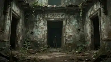 Uma representação artística atmosférica de um jogador explorando ruínas antigas e misteriosas de BrokenLore: FOLLOW, com elementos visuais de suspense e exploração.